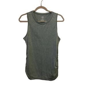 Athletic tank top size M lot of 2